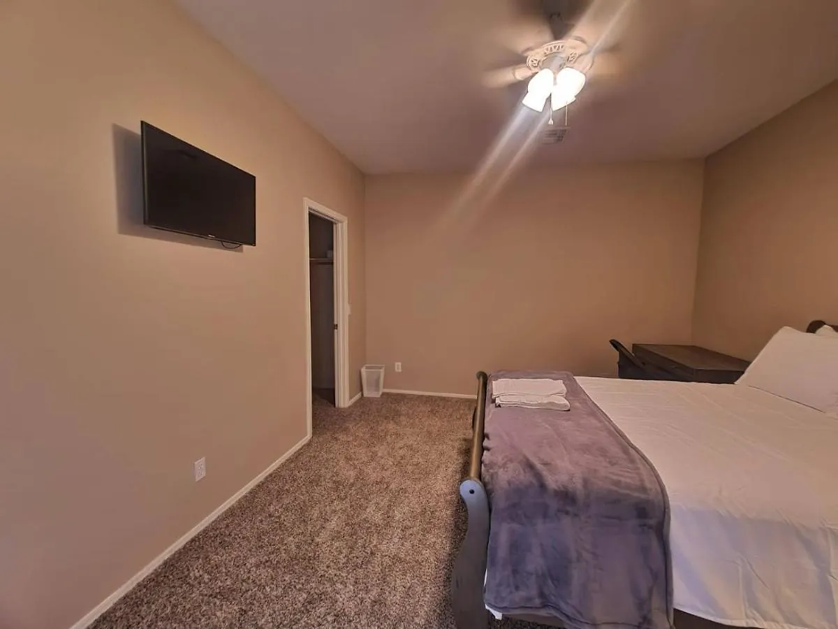 Phoenix II Minutes To Airport And Downtown Homestay